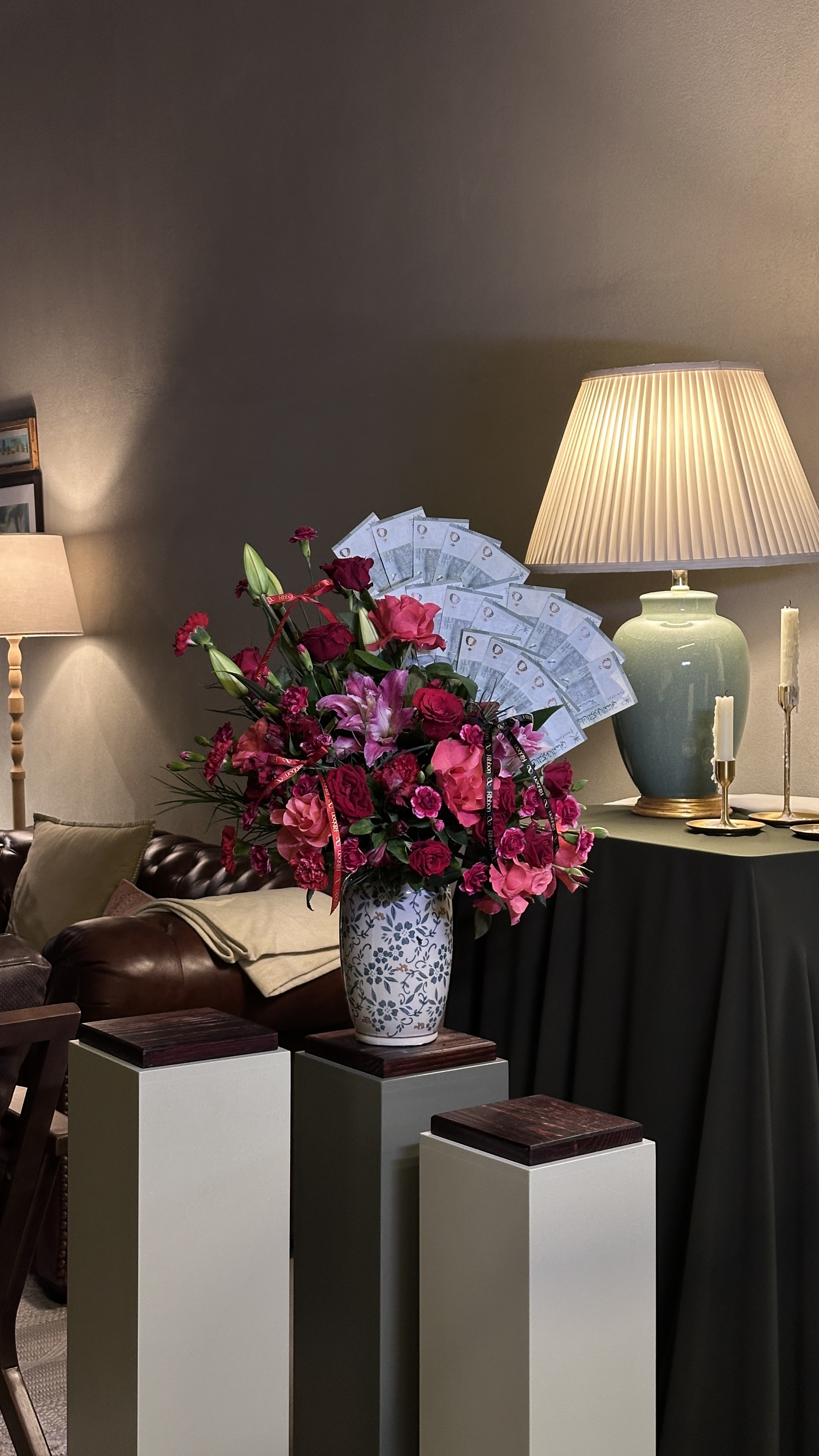Bloom and bank gift